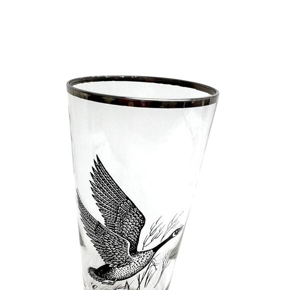 Collectible Pilsner Glass Canada Goose Silver Rim Beer Barware 6.75 Inch Tall - Picture 4 of 12